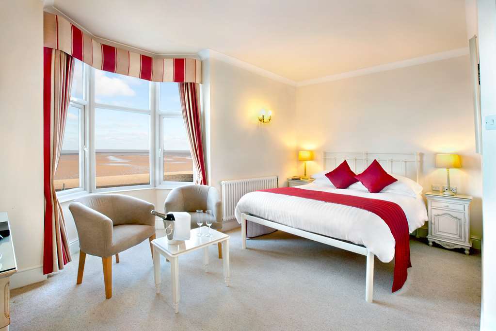 Kingsway Hotel. Клийторпс Стая снимка