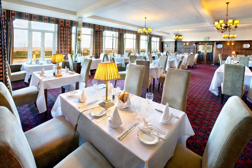 Kingsway Hotel. Клийторпс Ресторант снимка